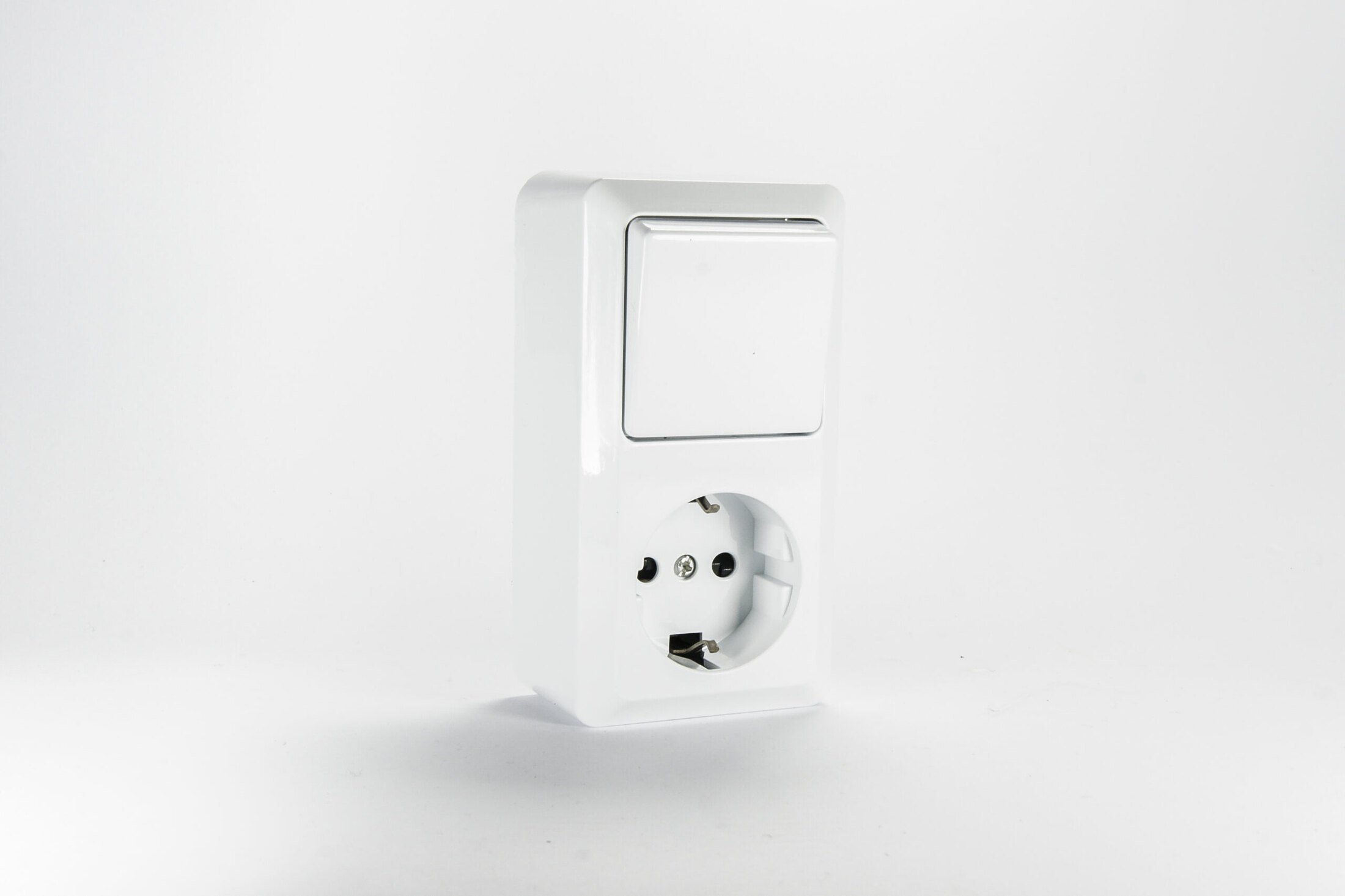 Surface Switch + Single socket Alba