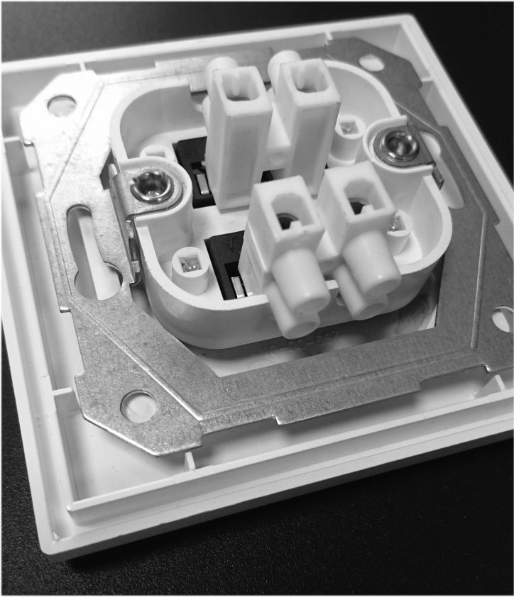 IGL-4-01.E/B Flush mounting loudspeaker socket, 2-loudsp., w/f - Image 4