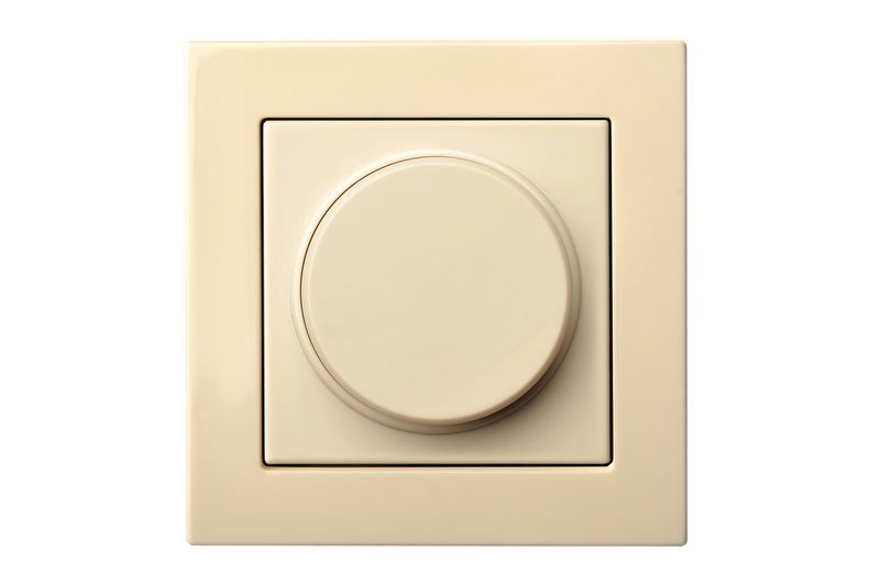 ISR-004-01.E/S Flush mount.rotary dimmer 600W, w/f - Image 1