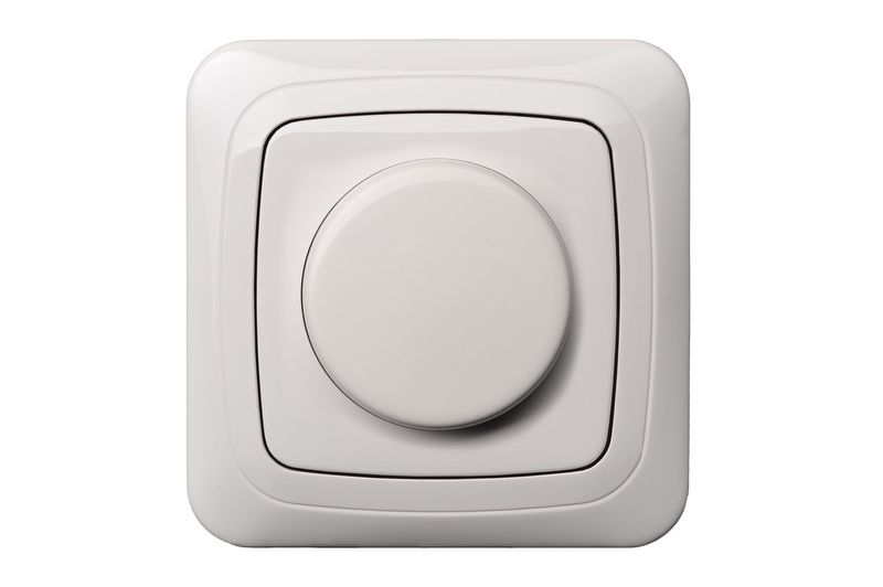 ISR-005-01.A/B LED svies.stipr.regul.3-100W "Lead.edge"Halog:10-250W/PVC blisteryje/b/r
